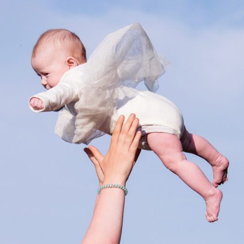BLOG-2021-marzo-23-Lanzar-un-bebe-al-aire BLOG-2021-marzo-23-Lanzar-un-bebe-al-aire